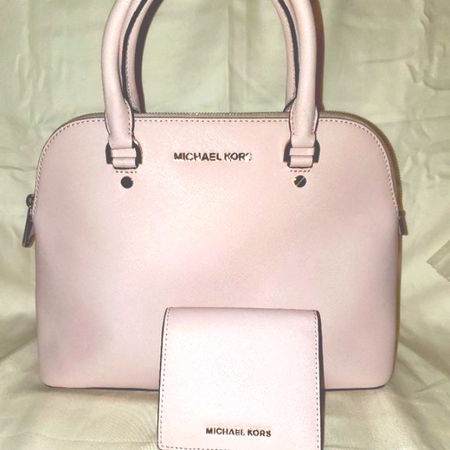 Michael Kors Shoulder Bag With Card Case
